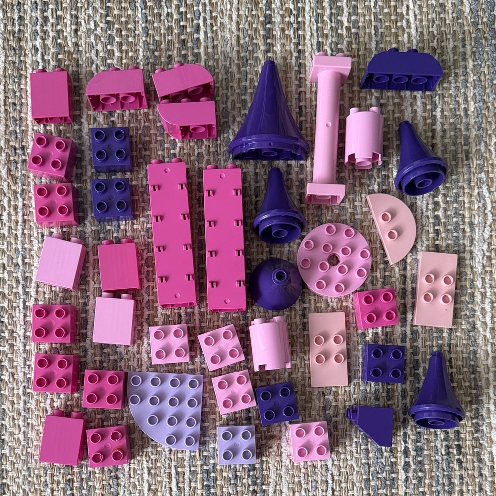 Lego Duplo lot of 41 pink/purple building pieces